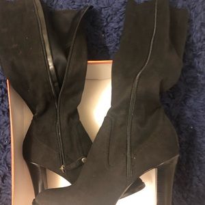 Isaac mizrahi side boots